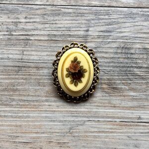 Vintage Oval Rose Cameo Brooch Gold Tone Floral Victorian Style Pin Antique